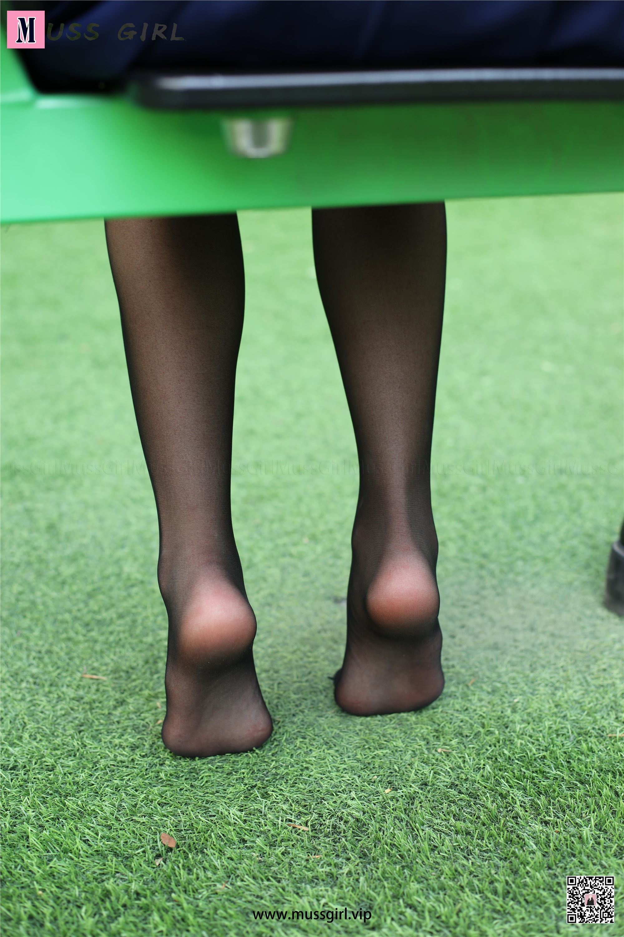 MussGirl慕丝女郎  NO.216 草地JK制服黑丝4